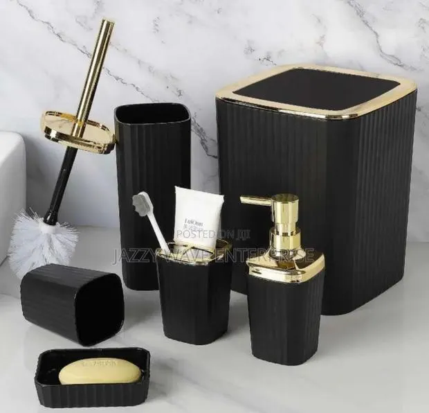 Bathroom Brush Set / Dustbin · Photo 1