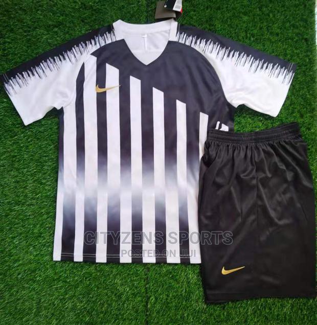 Nike Set of Jerseys · Photo 5