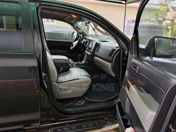 Toyota Tundra Double Cab 4x4 Limited 2010 Black · Photo 1