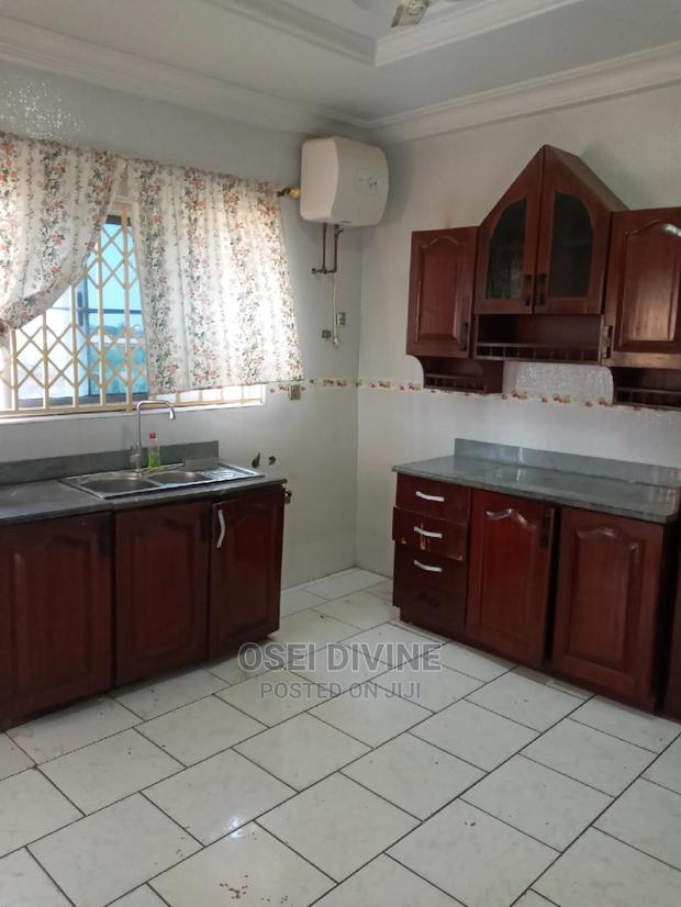 2bdrm Mansion in Roundabout, Dansoman for rent · Photo 2