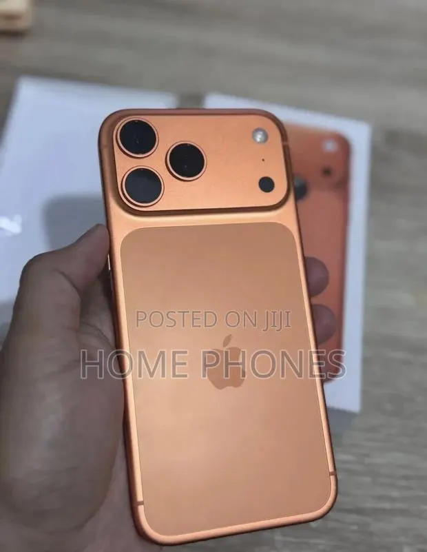 Apple iPhone 17 Pro Max 256 GB Orange · Photo 1