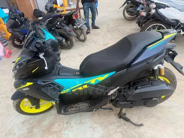 Yamaha Aerox 2026 Gray · Photo 1