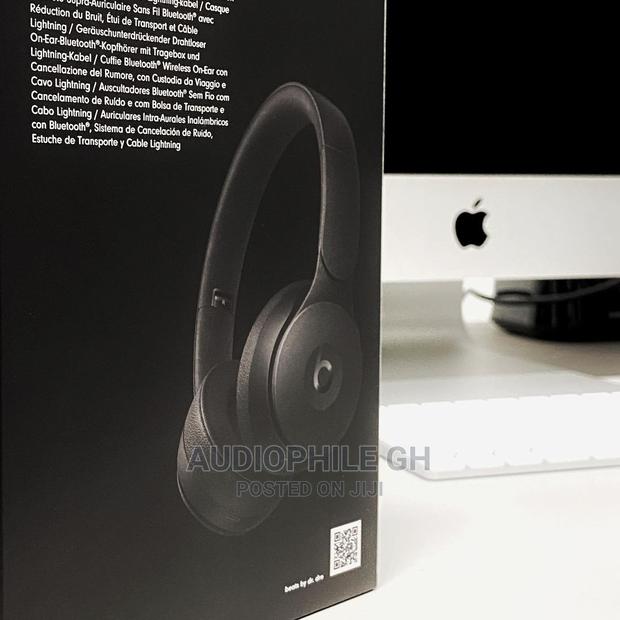 Beats Solo Pro Active Noise Cancelling Headphones · Photo 4