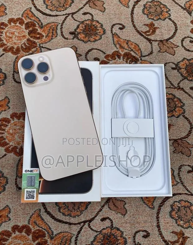 Apple iPhone 16 Pro Max 512 GB Gold · Photo 1