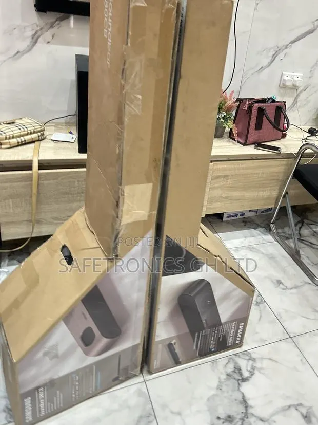 Newly Virtual Sleek Samsung Bluetooth S80cb 3.1.2ch Soundbar · Photo 1