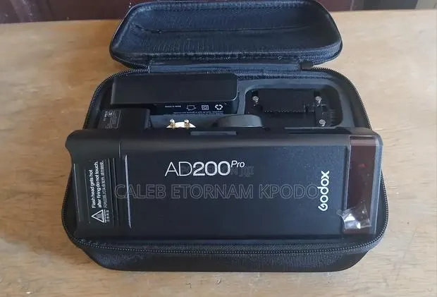 Godox Ad200 Pro Flash for Rent · Photo 1