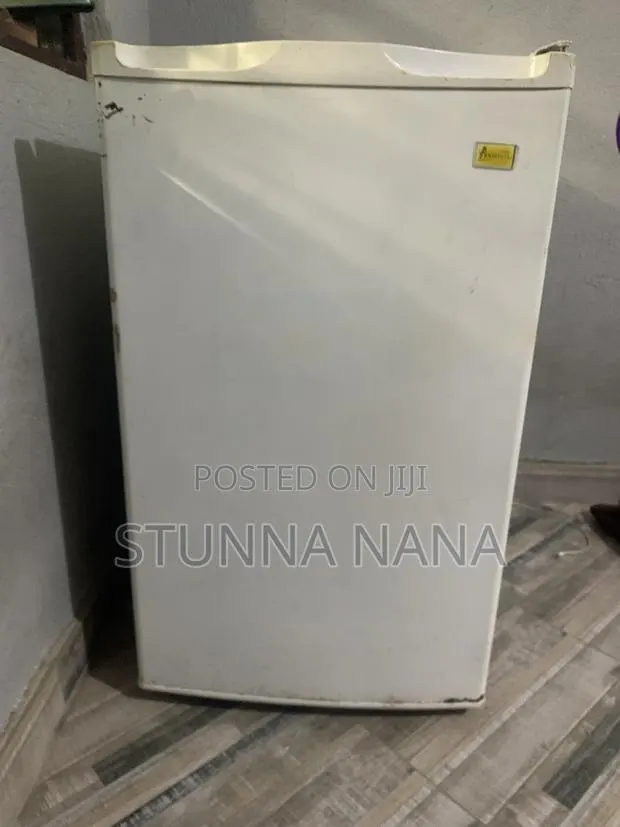 Avanti Tabletop Fridge · Photo 1