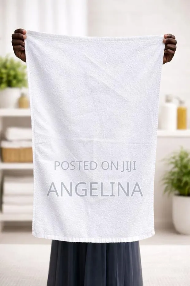 Small Size White Towel · Photo 1