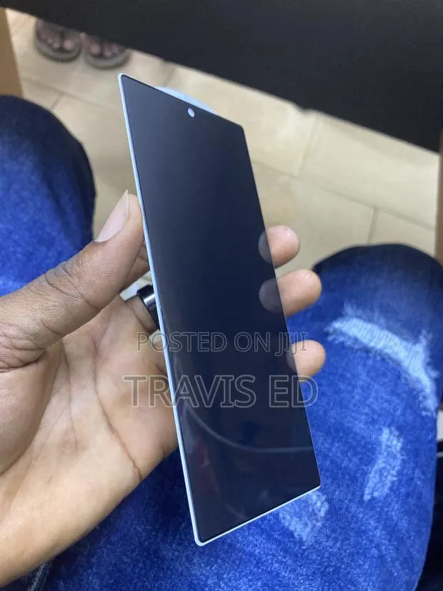 Samsung Galaxy Fold 8 Privacy Screen Protector · Photo 1