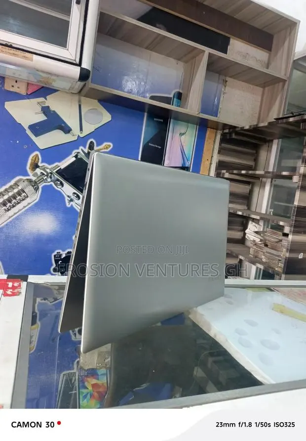 Laptop Lenovo 8GB Intel Core i3 HDD 500GB · Photo 1