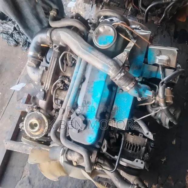 Nissan Hard Body Qd32 Engine Only · Photo 1