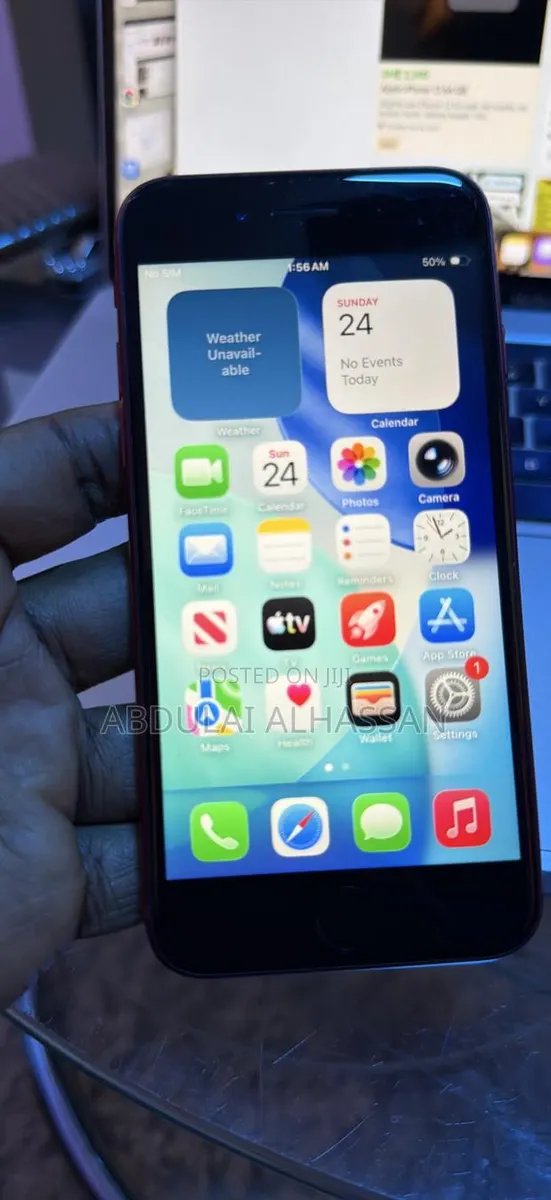 Apple iPhone SE (2022) 64 GB Black · Photo 1