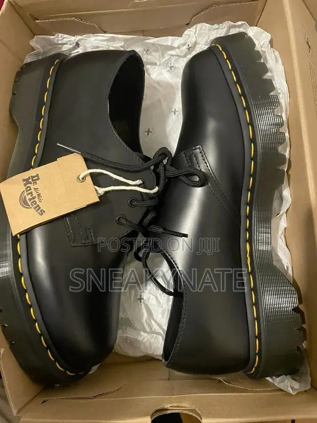 Dr. Martens Men’S Classic Shoes · Photo 1