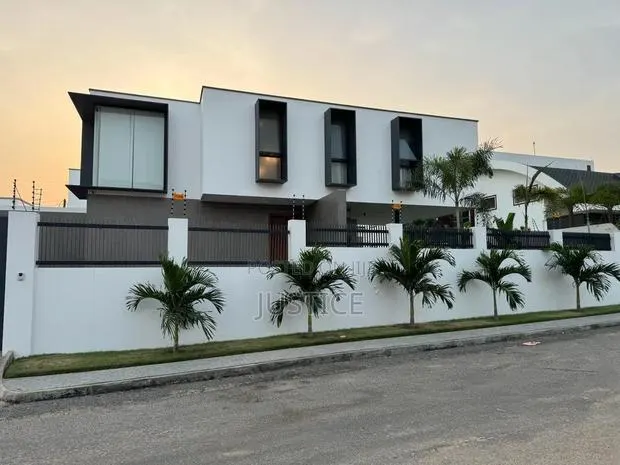 4bdrm Mansion in Airport Hills Estate for sale · Photo 1