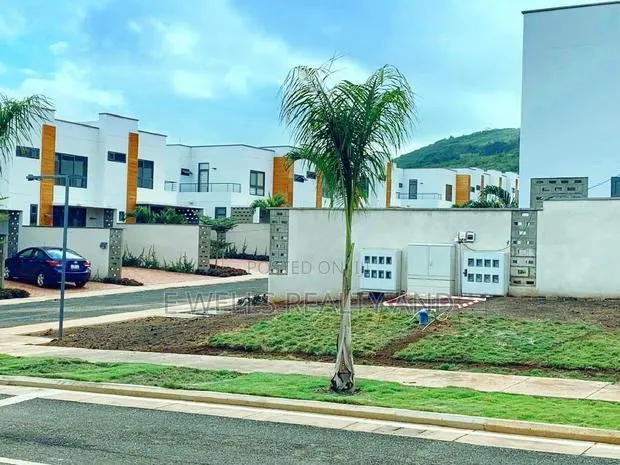 3bdrm Townhouse / Terrace in Ayimensah Park, Accra Metropolitan · Photo 1