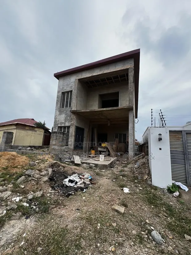 5bdrm Duplex in Lakeside Estate, Ashaley Botwe for sale · Photo 1