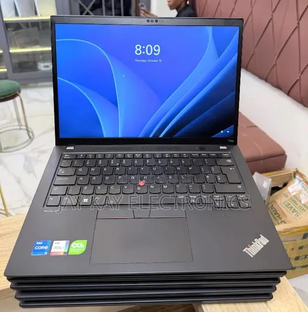 New Laptop Lenovo ThinkPad T14s G4 16GB Intel Core i5 SSD 256GB · Photo 1