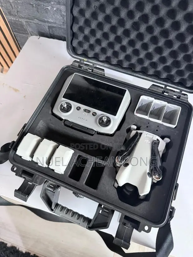 DJI Mini 4 Pro Fly More Combo With RC 2 Remote Controller · Photo 1