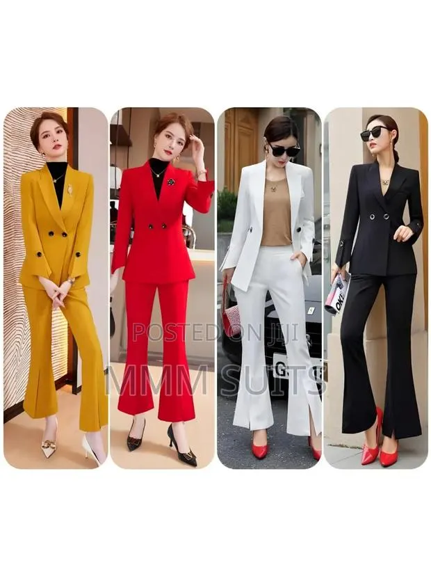 2-Piece Double-Breasted Ladies Suit With Pallazo Trousers · Photo 1