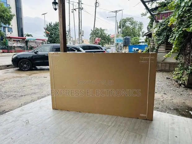 Brand New Smart 75 Inch Class Crystal Uhd U8000f Samsung · Photo 1