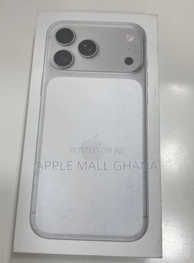 New Apple iPhone 17 Pro Max 256 GB Silver · Photo 1