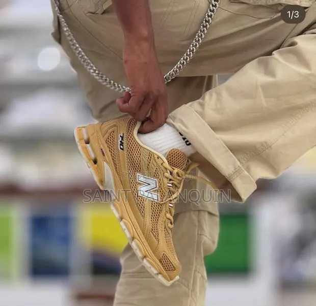 New Balance Model 740 · Photo 1