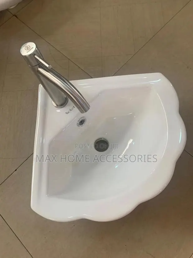 Corner Basin · Photo 1