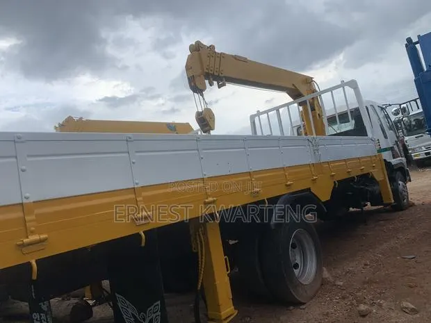 Kia Rhino Crane Truck · Photo 1