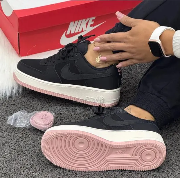 Nike Air Force 1 Classic Sneaker · Photo 1