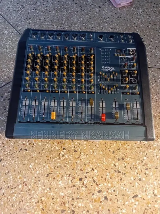 Yamaha Mixer · Photo 1