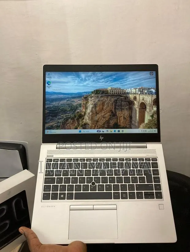 Laptop HP EliteBook 745 G6 16GB AMD Ryzen SSD 256GB · Photo 1