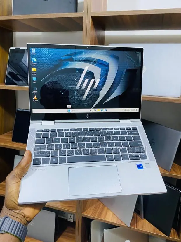 Laptop HP EliteBook 830 G8 8GB Intel Core i7 SSD 512GB · Photo 1