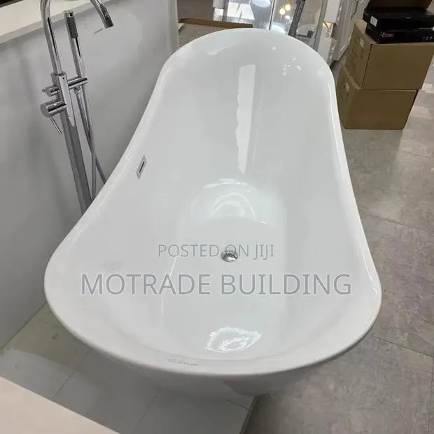 Bathtub for Hotels and Apartments · Photo 1
