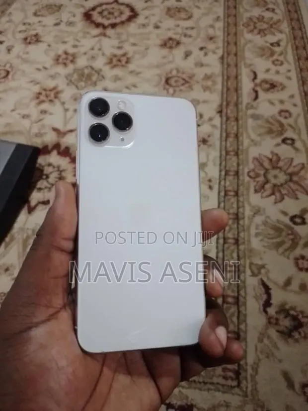 Apple iPhone 11 Pro 256 GB White · Photo 1