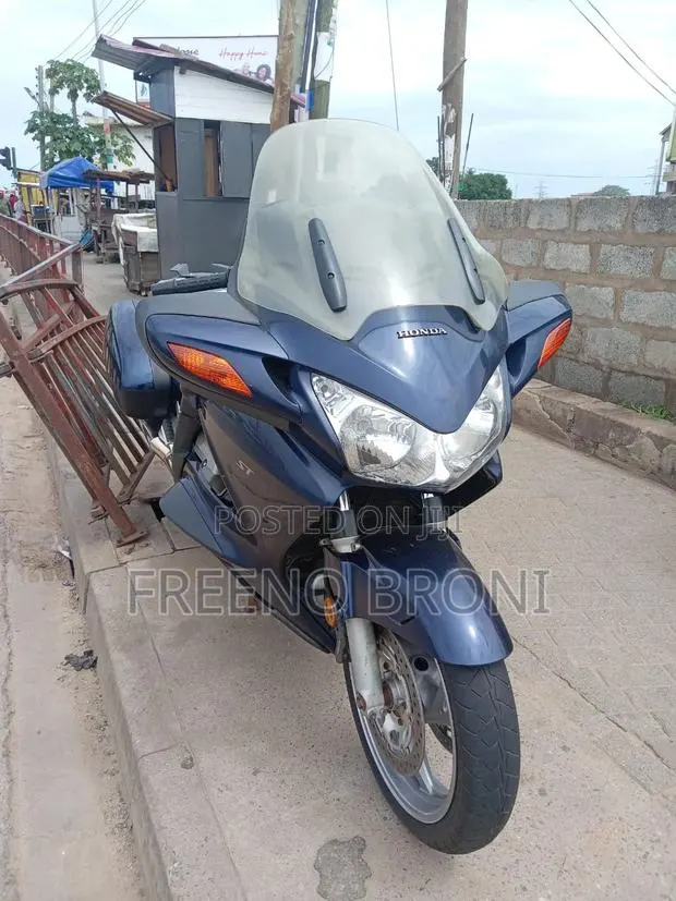 Honda 2018 Blue · Photo 1