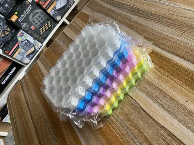 Flexible Ice Cube Tray · Photo 1