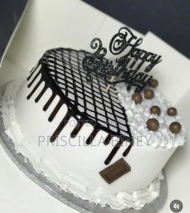 Whipped Cream Cake · Photo 1