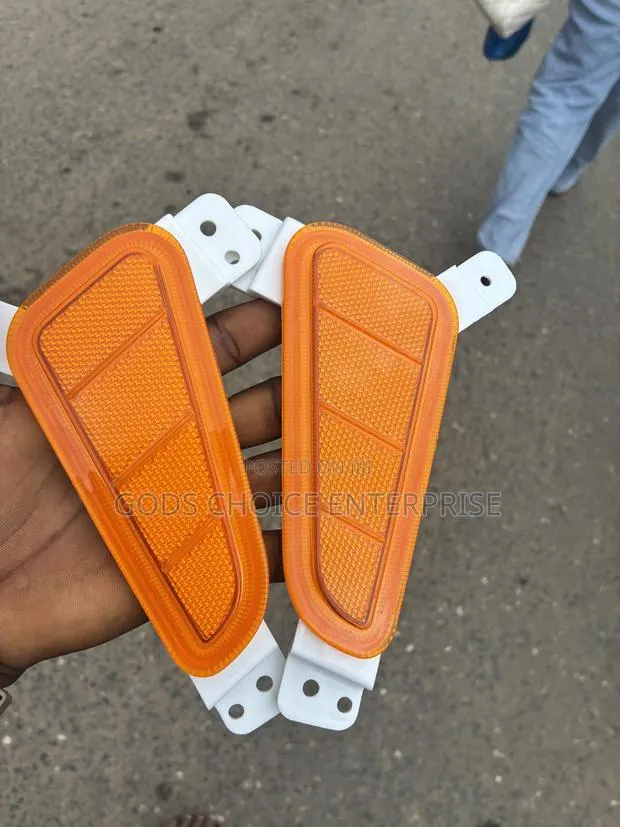 Front Bumper Reflector Hyundai Kona 2016-2017-2018 · Photo 1