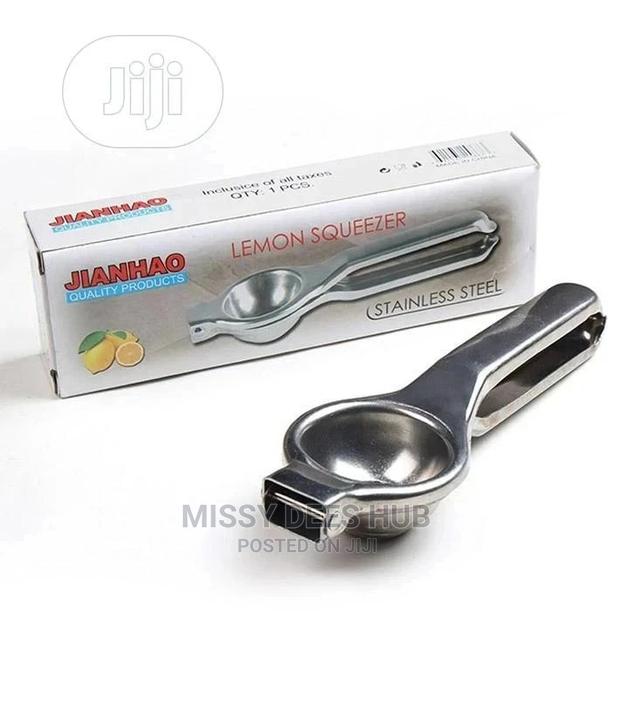 Stainless Steel Lemon Squeezer · Photo 2