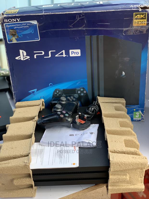 Playstation 4 Pro · Photo 2