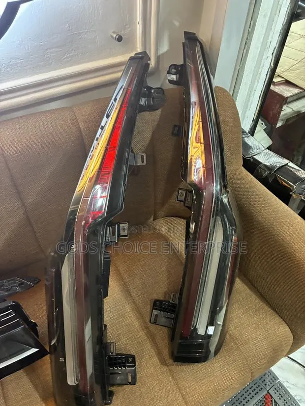 Taillights CADILLAC ESCALADE 2015-2016-2018-2020 · Photo 1