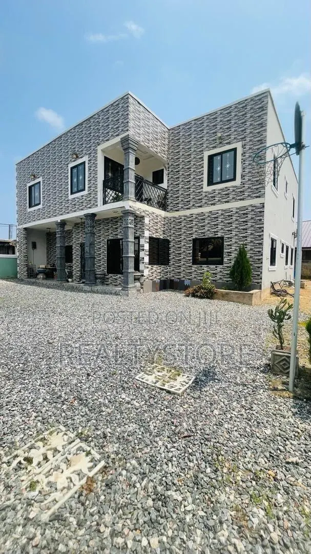6bdrm Mansion in Ablekuma, Accra Metropolitan for sale · Photo 1