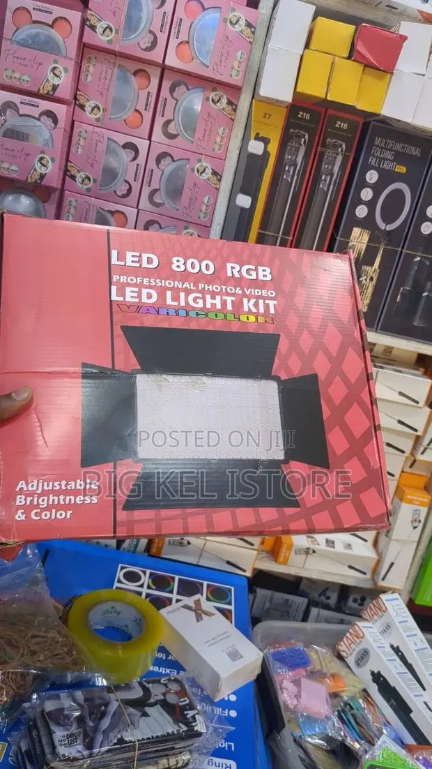 Light Up Your Content Like a Pro Giftmax Led 800 RGB · Photo 1