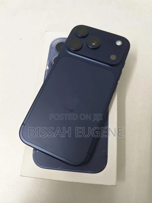 Apple iPhone 17 Pro 256 GB Blue · Photo 1