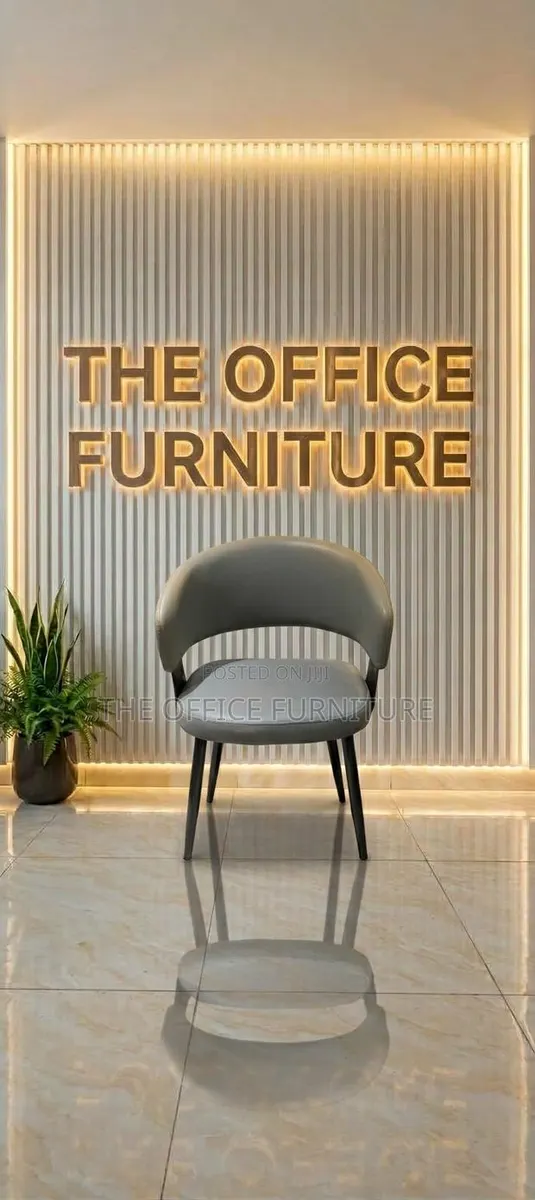 Accent Chair · Photo 1