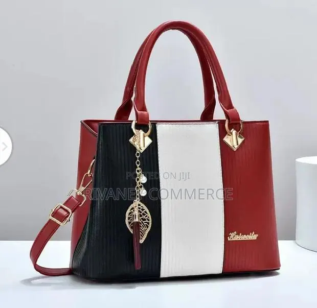Sleek Women Bag · Photo 1