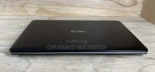 Laptop Asus 2GB Nvidia SSD 256GB · Photo 1