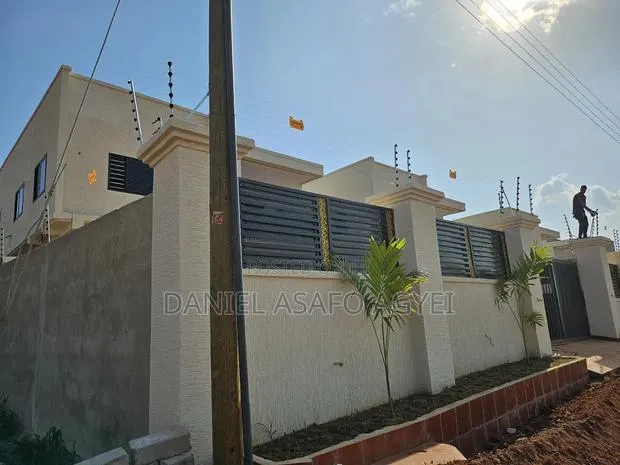 Electric Fence And Cctv Installation · Photo 1