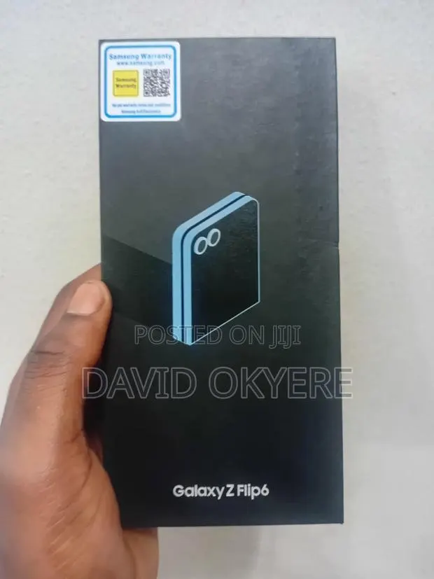 New Samsung Galaxy Z Flip6 256 GB Blue · Photo 1