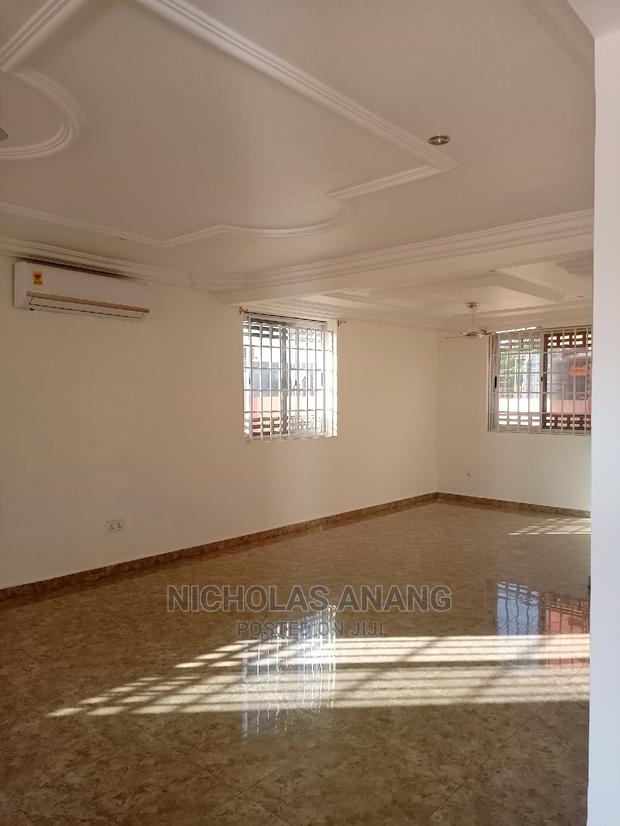 3bdrm House in New Town for rent · Photo 2
